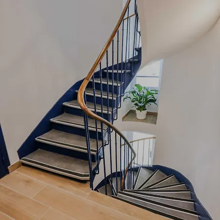 Holiday home Small And Modern Apartment 11Rd Paris *