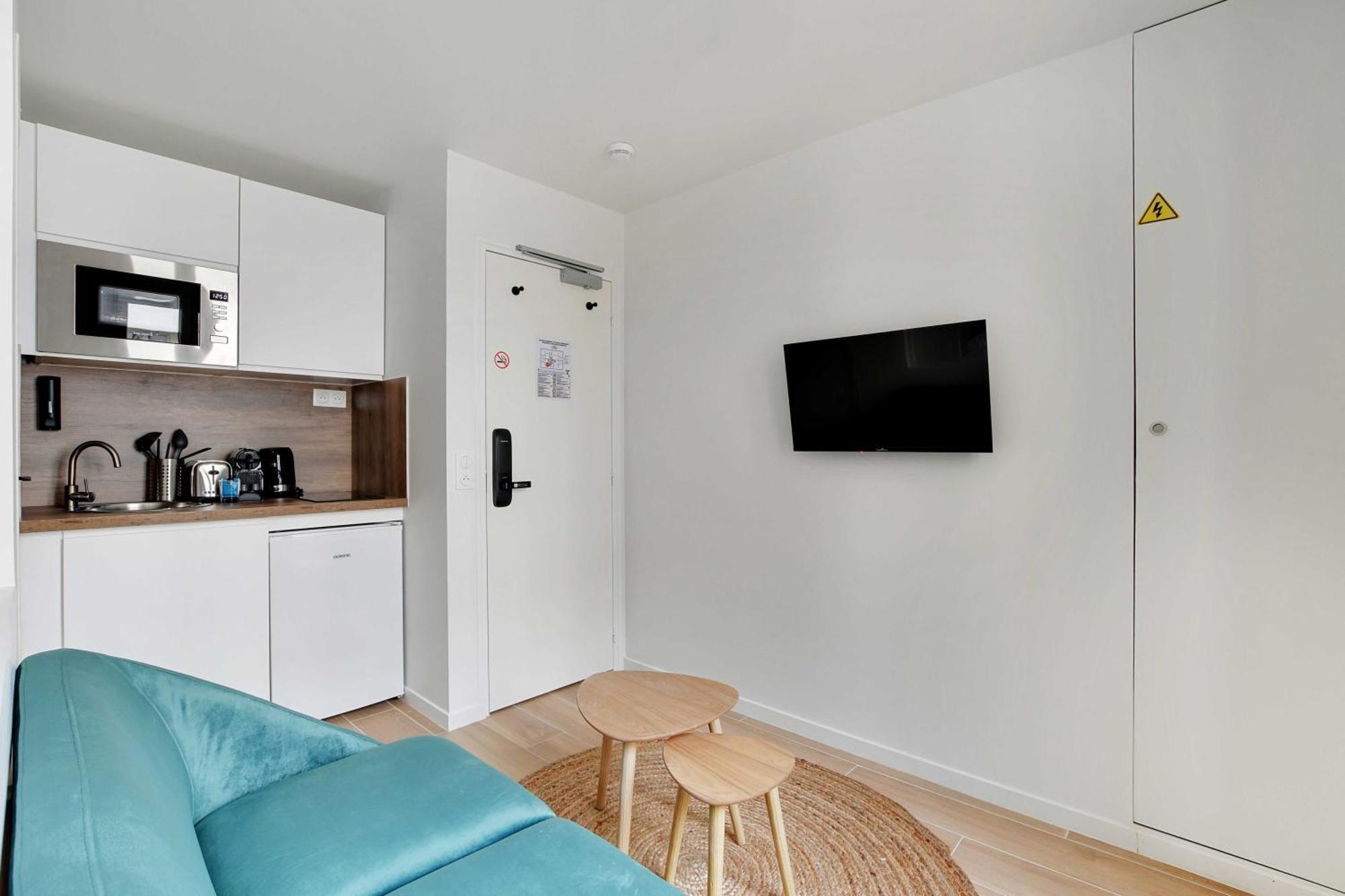 Holiday home Small And Modern Apartment 11Rd Paris