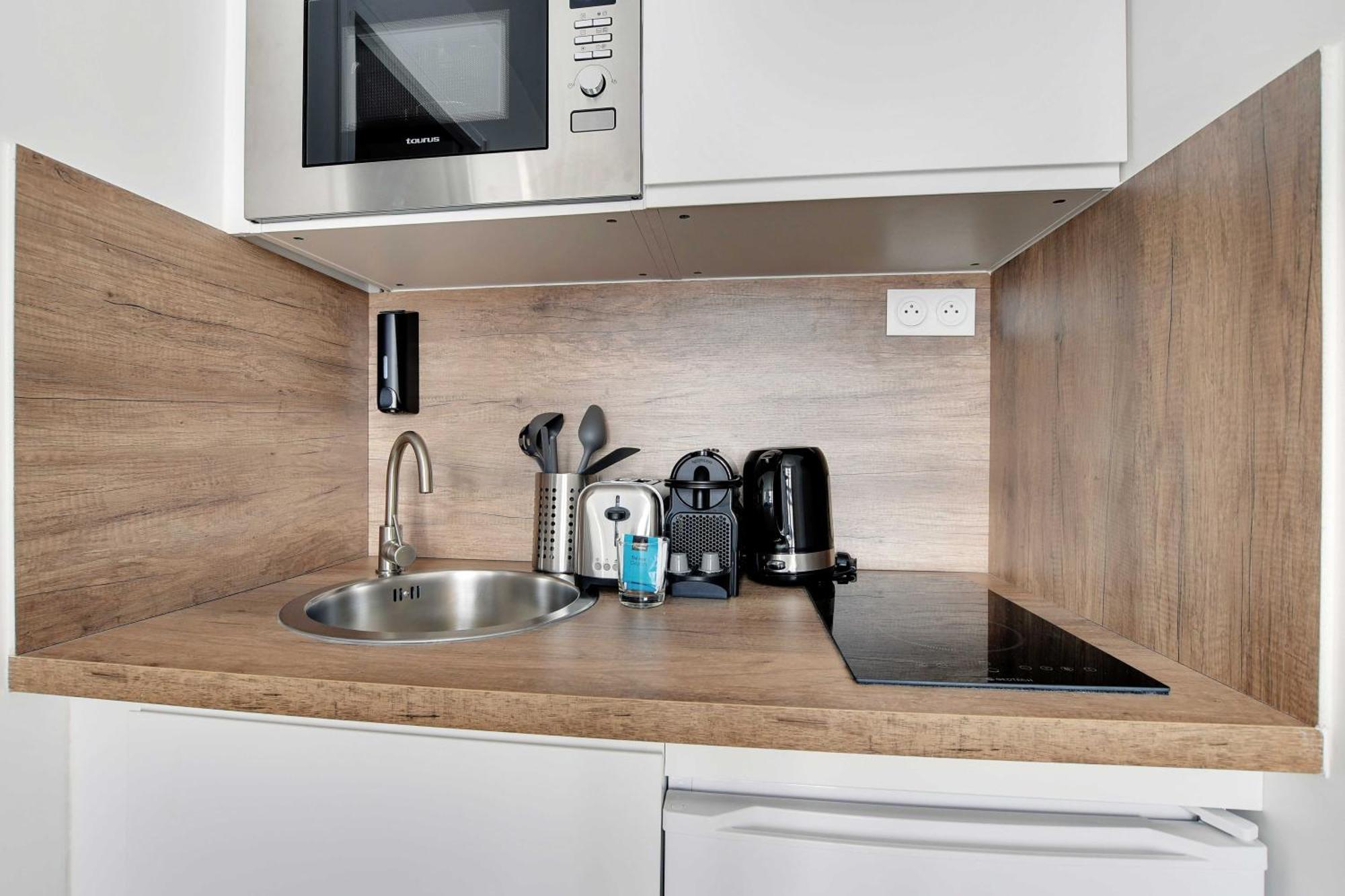Holiday home Small And Modern Apartment 11Rd Paris Paris